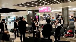 שופר בנמל התעופה לאונרדו דה וינצ'י-פיומיצ'ינו: קבוצת תמימים שהמריאה לרבי לחודש החגים ועצרה ברומא-איטליה, התפללה שחרית ולאחר מכן תקעו בשופר בטרמינל שופר בנמל התעופה לאונרדו דה וינצ'י-פיומיצ'ינו: קבוצת תמימים שהמריאה לרבי לחודש החגים ועצרה ברומא-איטליה, התפללה שחרית ולאחר מכן תקעו בשופר בטרמינל