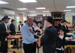 ראש עיריית קרית גת אבירם דהרי השתתף באמירת הסליחות עם תלמידי מתיבתא חב