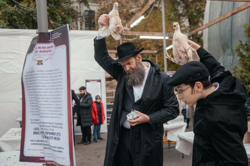 יום כיפור עם המונים מגווני הקשת היהודית בבירת רוסיה 