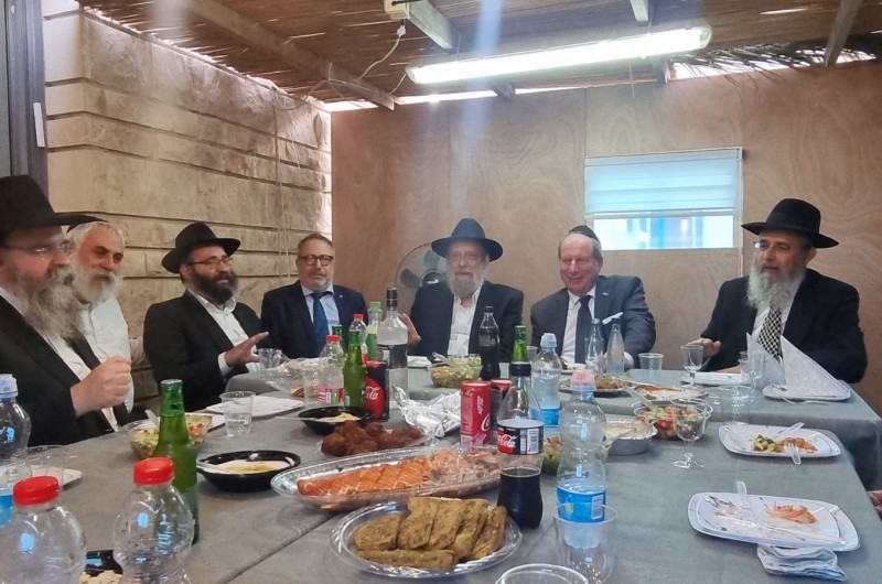 אושפיזין דיפלומטי: שגריר צרפת בישראל ביקר בכפר חב