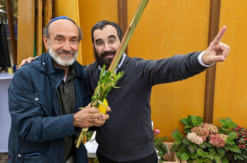 פרנקפורט מתעוררת: סוכה מפוארת ליד בניין האופרה