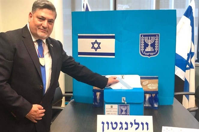 הראשון שהצביע בבחירות 2022: שגריר ישראל בניו זילנד 