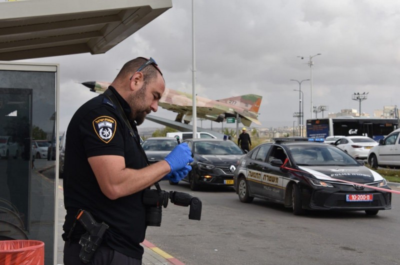 פיגוע בבאר שבע: תושב רהט דרס בן 18 על המדרכה