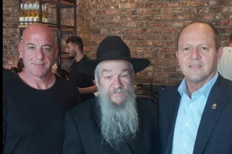 חבר הכנסת ניר ברקת מבכירי תנועת הליכוד והרב הראשי לאילת והמחוז הרב יוסף הכט נפגשו באירוע בעיר הדרומית ושוחחו על קידום נושאים חשובים באילת