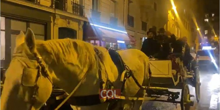 'פרסומי ניסא' בפריז עם סוס ועגלה: הרב מנחם לדיוב מאנ