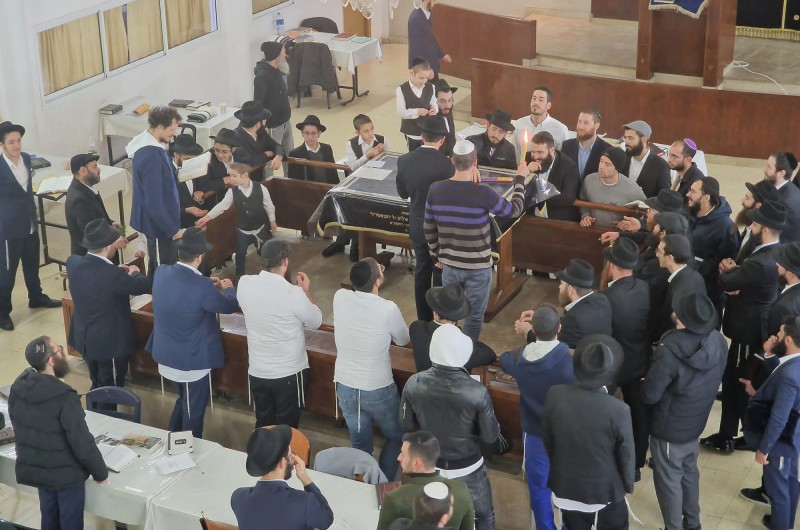 תל אביב: 100 בחורים התארחו ב'שבת ישיבה' ב'חזון אליהו'