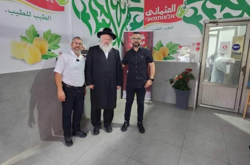 רב העיר בני ברק, הגאון הרב יצחק אייזיק לנדא עם מוחמד דיאב סמנכ