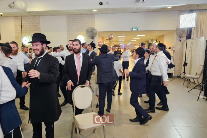 שמחות אנ