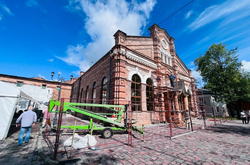 בתום השלמת שיחזור בית הכנסת ההיסטורי במרכז העיר ויטפסק שברוסיה, ע
