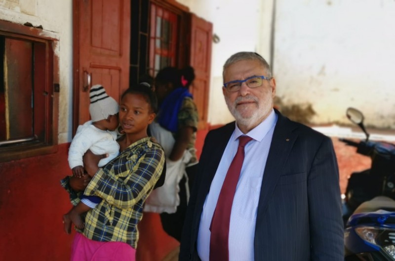 מצבו של הצעיר היהודי שנמק בכלא במדגסקר ממשיך להתדרדר