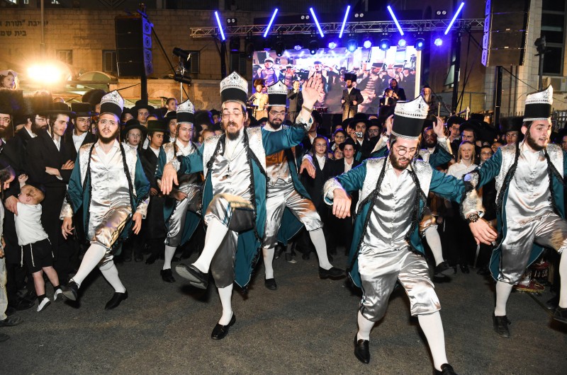 'האפ קאזק' בירושלים: אלפים בשמחת בית השואבה מרשימה