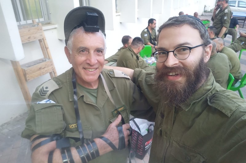 התעוררות בשטח: שליח חב התעוררות בשטח: שליח חב