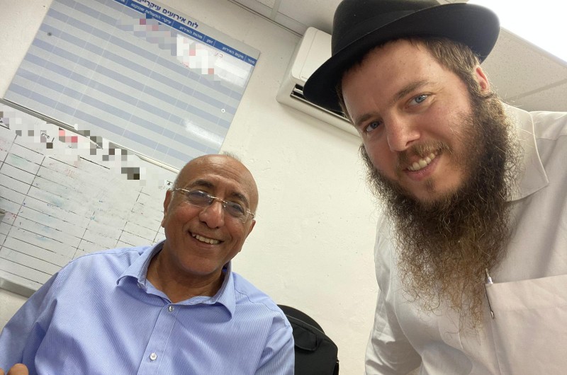 פגישה בנסיבות אחרות: שליח חב