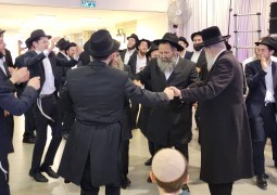 צפו: מקורבי בית חב צפו: מקורבי בית חב
