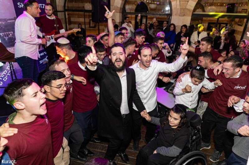 'להחיות': ערב תפילה לילדים עם מוגבלויות בירושלים | צפו