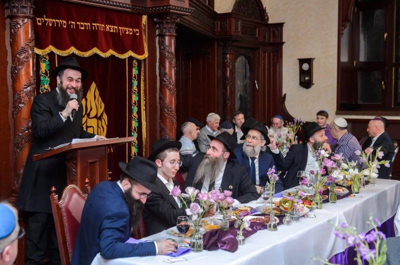 רוסיה: הקהילה היהודית בקאזאן חגגה 50 לשליח ורב העיר