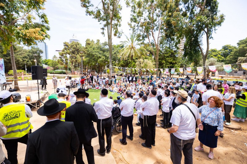 ילדי תל-אביב גדשו את הרחובות לכבוד רבי שמעון בר יוחאי
