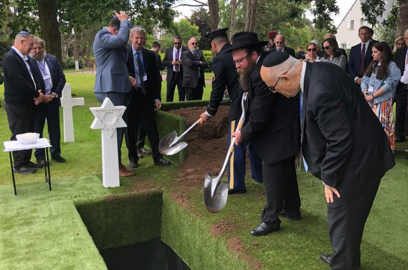 חייל יהודי אמריקאי ממלחמת העולם השנייה, שלא נודע מקום קבורתו, נמצא לאחרונה קבור עם נאצים ימ