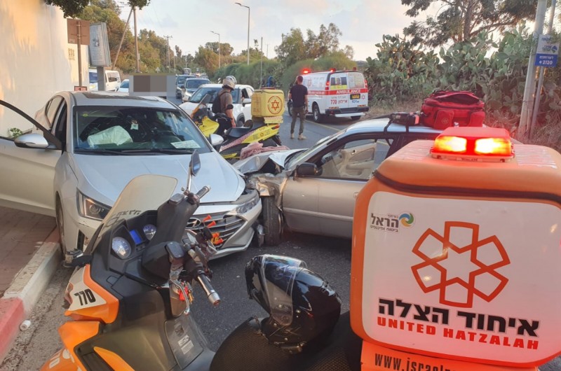 חמישה פצועים בתאונת דרכים בכביש הכניסה לכפר חב