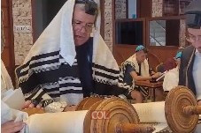 מטעמים במזרח: יהודי שמטייל בתאילנד והגיע להתפלל תפילת שחרית בבית חב