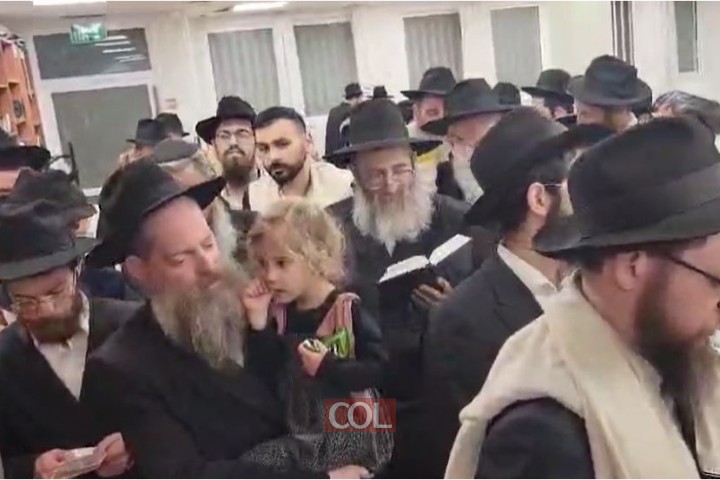 הקפות שניות בבית הכנסת הדר מנחם חב