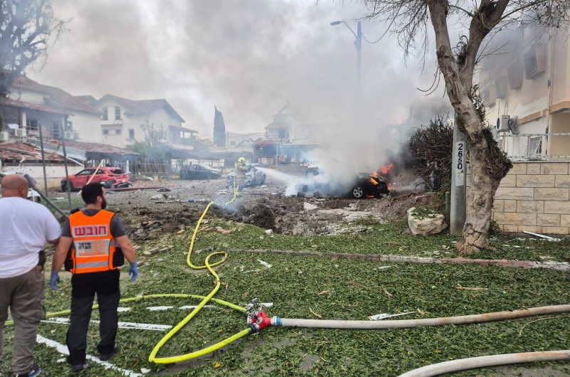 חיזבאללה שיגר: טילים נפלו בפתח תקווה, נהריה וחיפה | צפו