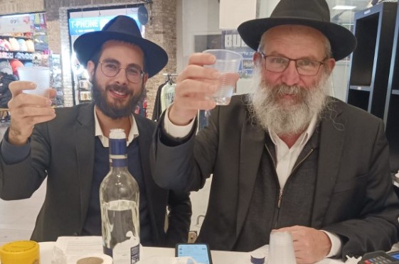 בסימן 'מוסיף והולך', צבא השלוחים בארץ מתרחב: הרב משה חיים ורעייתו חיה דוברבסקי מצטרפים לשלוחי הרבי בשוהם תחת השליח הראשי הרב מנחם גרינברג ויפעלו בשכונת כרמים