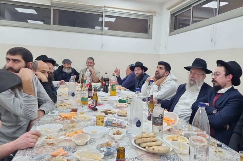 בבית חב''ד המרכזי בבאר שבע התקיימה התוועדות חסידית לרגל יום הולדתו של השליח הראשי בעיר - הרב זלמן גורליק, בהשתתפות שלוחי הרבי ומקורבים