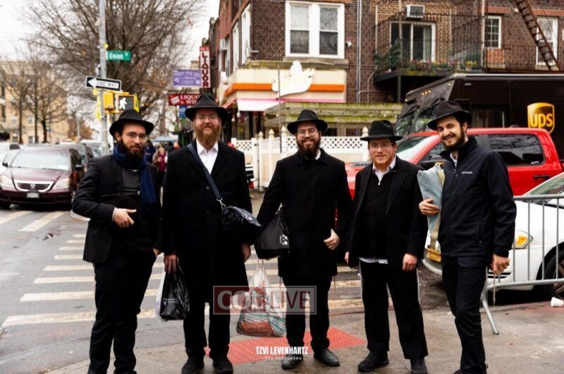 נכנסו לחודש שבט: הכנות לשבת בשכונת קראון הייטס | צפו