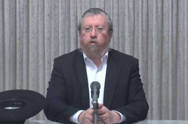יתרו: השינוי בעשרת הדברות למען החוטאים בחטא העגל יתרו: השינוי בעשרת הדברות למען החוטאים בחטא העגל