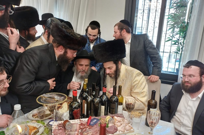 במשתה היין: הרב יעקב מנדלזון שליח ורב קהלת חב