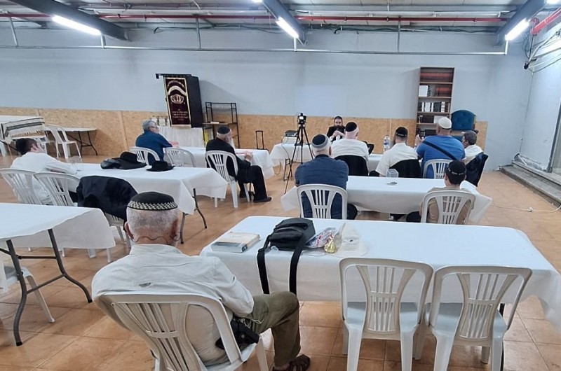 בבית חב בבית חב