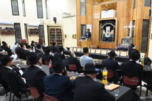 במעמד מיוחד: חלוקת תעודות במעמד מיוחד: חלוקת תעודות