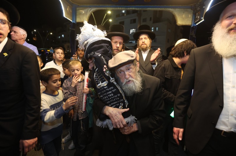 מיוחד: הגרלת ביניים על 100,000 ש מיוחד: הגרלת ביניים על 100,000 ש