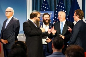 מהפכה בניו יורק: מחלקה ייעודית נגד אנטישמיות וגזענות
