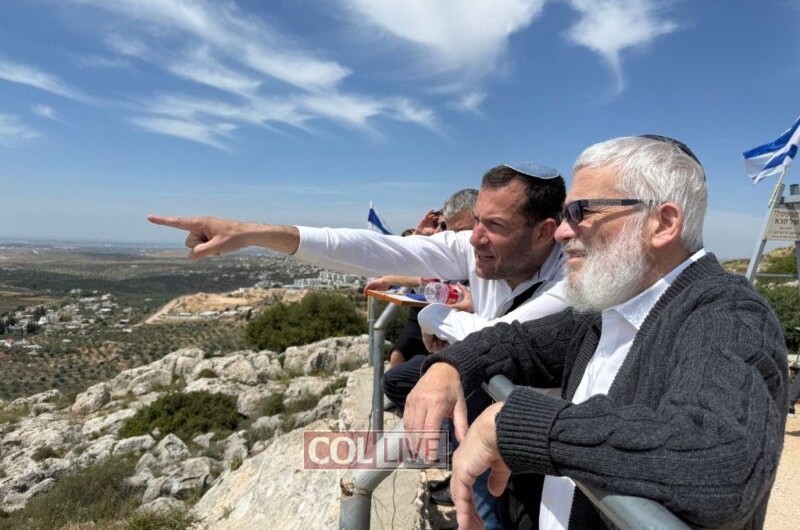 ב'מרפסת של המדינה': שליח הרבי לענייני שלמות ארץ ישראל - הרב יוסף יצחק גוטניק מאוסטרליה, ערך ביקור ביהודה ושומרון בליווי ראש המועצה האזורית - יוסי דגן ב'מרפסת של המדינה': שליח הרבי לענייני שלמות ארץ ישראל - הרב יוסף יצחק גוטניק מאוסטרליה, ערך ביקור ביהודה ושומרון בליווי ראש המועצה האזורית - יוסי דגן