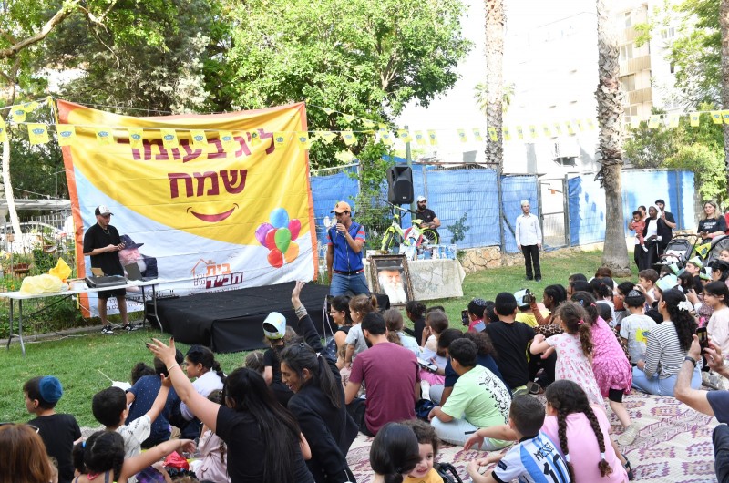 למעלה מ-500 איש השתתפו בתהלוכת ל
