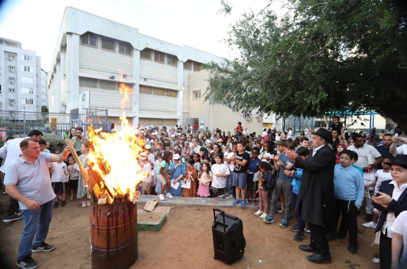 600 ילדים בתהלוכה המרכזית בשכונת רמב 600 ילדים בתהלוכה המרכזית בשכונת רמב