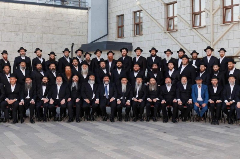 כינוס שלוחי הרבי ברוסיה ו'שבת אחדות' בעיר קרסנויארסק שבסיביר באירוח השליח הרב בנימין הכהן וגנר, ובראשות השליח הראשי רבה של רוסיה הרב בערל לאזאר 