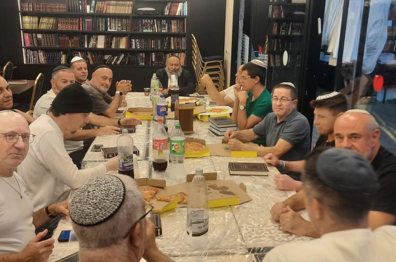 בשיעור השבועי: מדוע בלי אמונה אדם חי בסרט? | האזינו בשיעור השבועי: מדוע בלי אמונה אדם חי בסרט? | האזינו