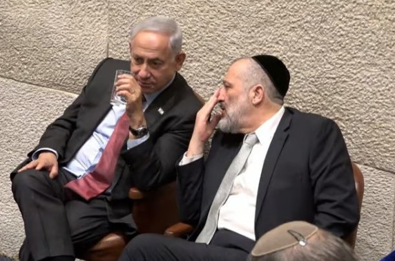 נקודת רתיחה: במפלגות החרדיות מאיימים לפרוש מהקואליציה נקודת רתיחה: במפלגות החרדיות מאיימים לפרוש מהקואליציה