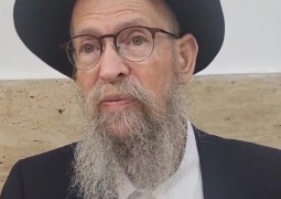 כתוב בגמ' ששכר המצוות – רק לעתיד לבוא, והרי יש את מצוות 'ביומו תיתן שכרו'? והקשר לברכת כוהנים המופיעה בפרשתנו 'נשא'. בהגשת הרב שמעון זוננפלד, בסיום השיעור השבועי של הרב בצלאל מזרחי. צפו: כתוב בגמ' ששכר המצוות – רק לעתיד לבוא, והרי יש את מצוות 'ביומו תיתן שכרו'? והקשר לברכת כוהנים המופיעה בפרשתנו 'נשא'. בהגשת הרב שמעון זוננפלד, בסיום השיעור השבועי של הרב בצלאל מזרחי. צפו:
