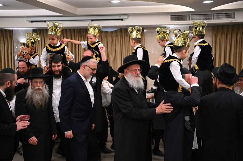 'אהלי מנחם' ביתר: ילדי החמד חגגו עם הוריהם חגיגת חומש