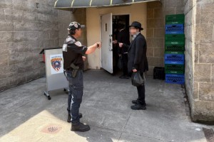 טביעת אצבע: כניסה לחדר האוכל רק ללומדים בישיבה ב-770
