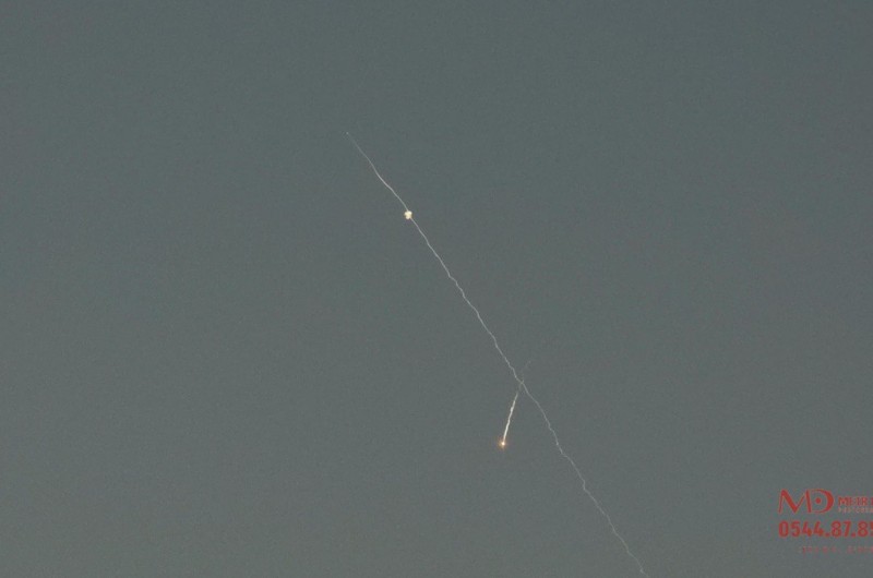 החות'ים ממשיכים לירות: כך נראו שמי כפר חב''ד הערב בעת יירוט הטיל ששוגר מתימן | צילום: מאיר דהן, COL החות'ים ממשיכים לירות: כך נראו שמי כפר חב''ד הערב בעת יירוט הטיל ששוגר מתימן | צילום: מאיר דהן, COL
