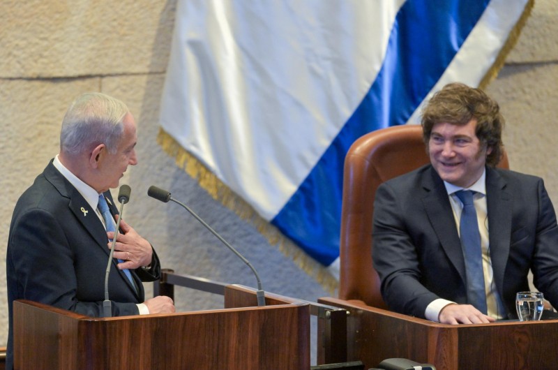 נתניהו למיליי בכנסת: התרשמתי עמוקות מתמונת הרבי שתלית נתניהו למיליי בכנסת: התרשמתי עמוקות מתמונת הרבי שתלית