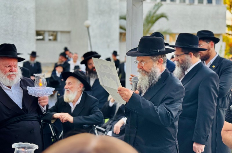 בצמוד לממ בצמוד לממ