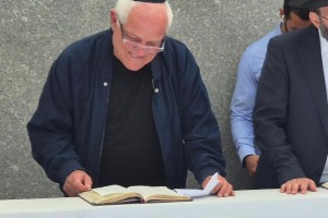 אחרי המינוי וברקע המלחמה: השר הגיע לראשונה לאוהל הק'