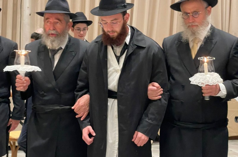 צמוד לממ צמוד לממ