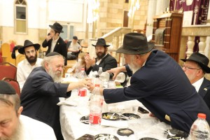 החסידים התוועדו לרגל כ"ח סיון ב'בית מנחם' בכפר חב"ד